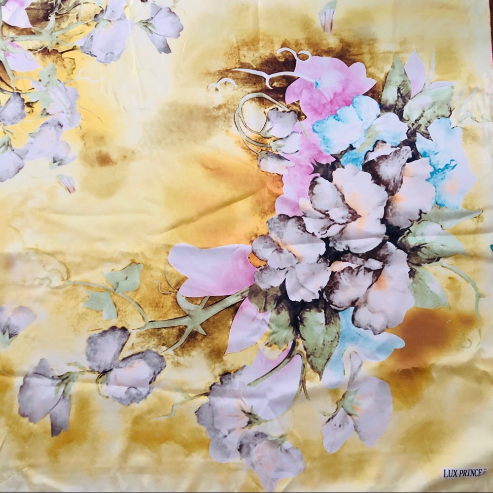 Yellow/gold floral Scarf - Picture 2 of 8
